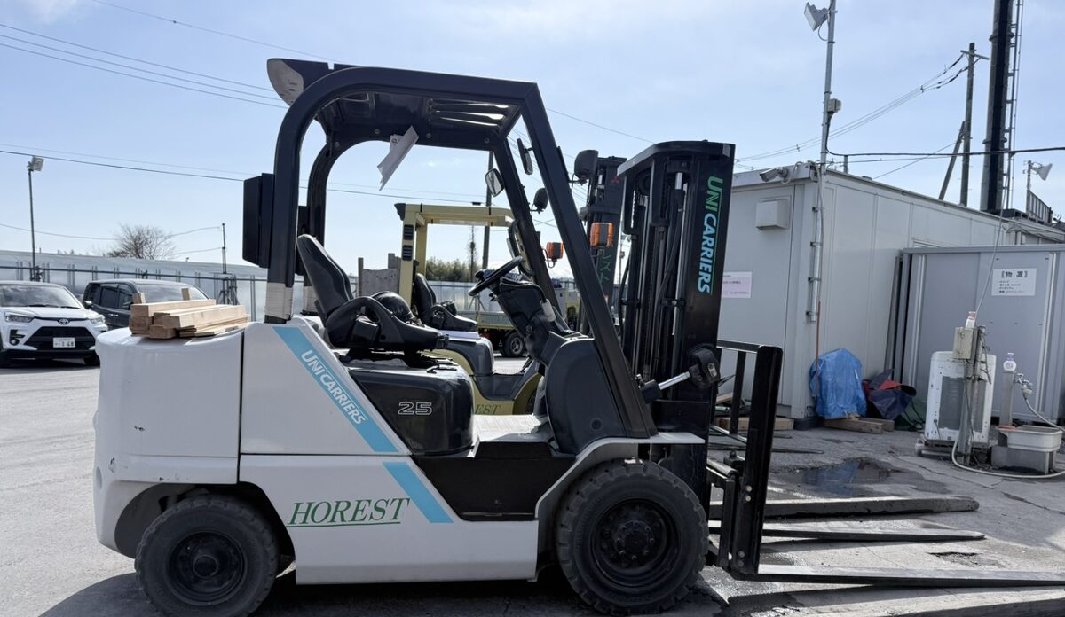 2.5t エンジンフォークリフト